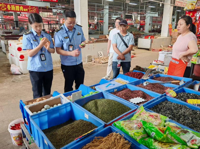 筑牢“放心吃”安全防線！成都召開農產品批發市場監管現場會